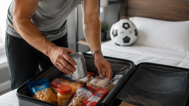 Essential Tips for World Cup Tourists: Packing Popular American Foods