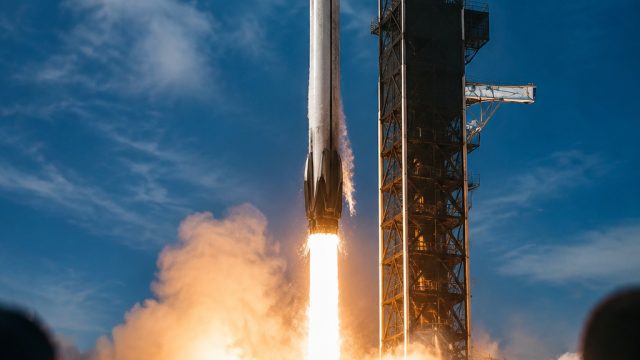 SpaceX Stock Shows Resilience After Initial Decline